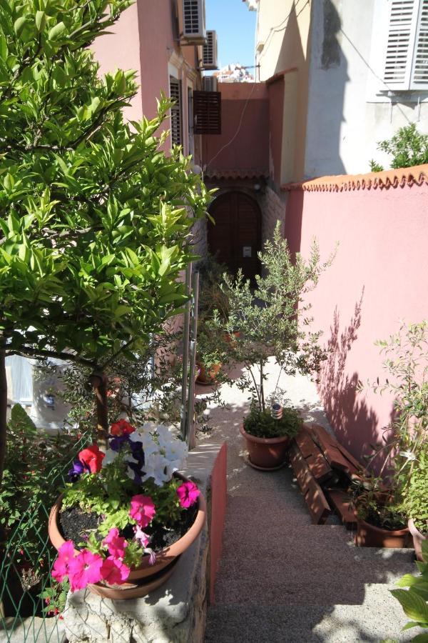 Apartments By The Sea Mali Lošinj Exterior foto